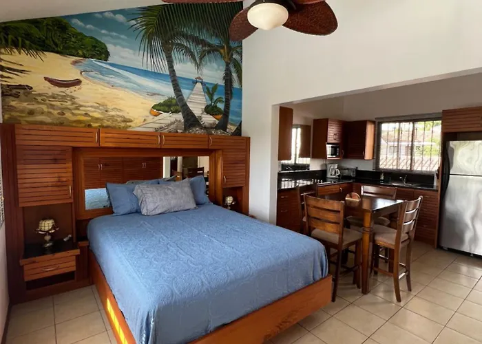 Tropical Second Floor With Hill View *