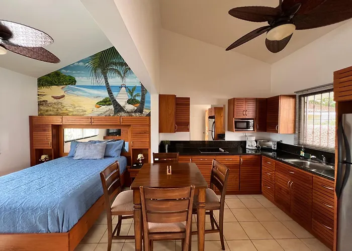 Tropical Second Floor With Hill View