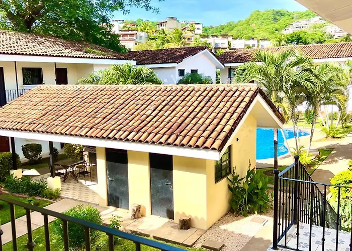 Tropical Second Floor With Hill View Ferienhaus Coco